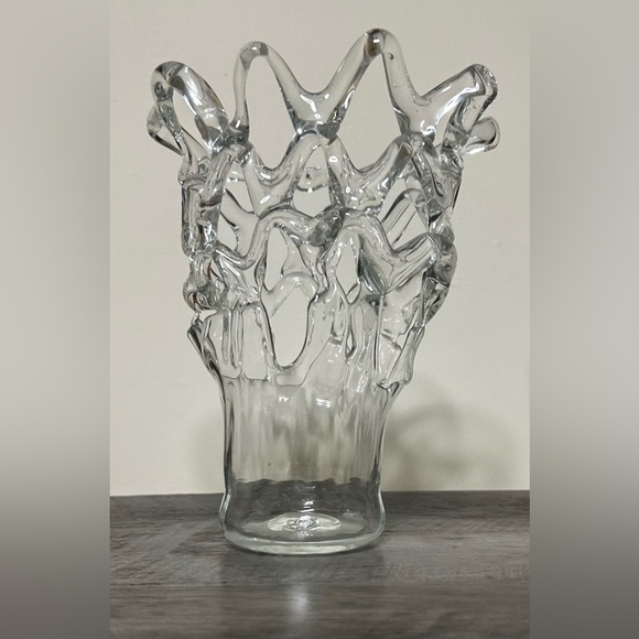 Open latticework clear glass vase.  7.5” tall.  6” wide at the top. - Picture 2 of 4